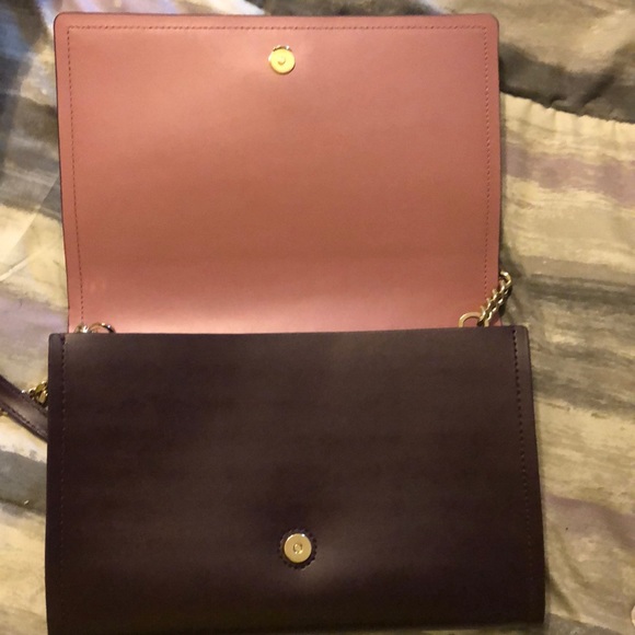 Purse!! red wine color 🙌🏽 - Picture 2 of 3
